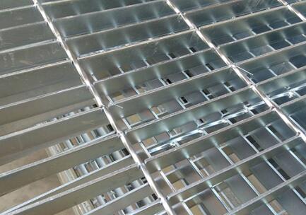 看過來，鍍鋅格柵板必知的選購注意事項(xiàng)！