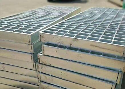 鋼格柵市場上為何玻璃鋼格柵更受歡迎？