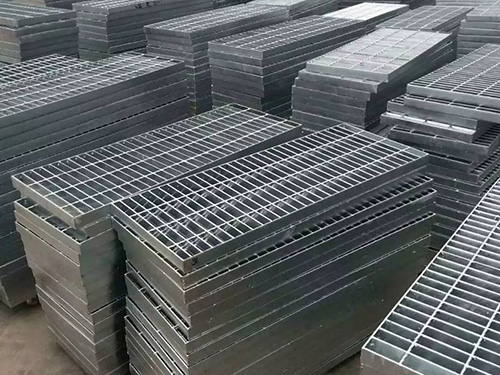 鋼格板被用來(lái)吊頂裝飾